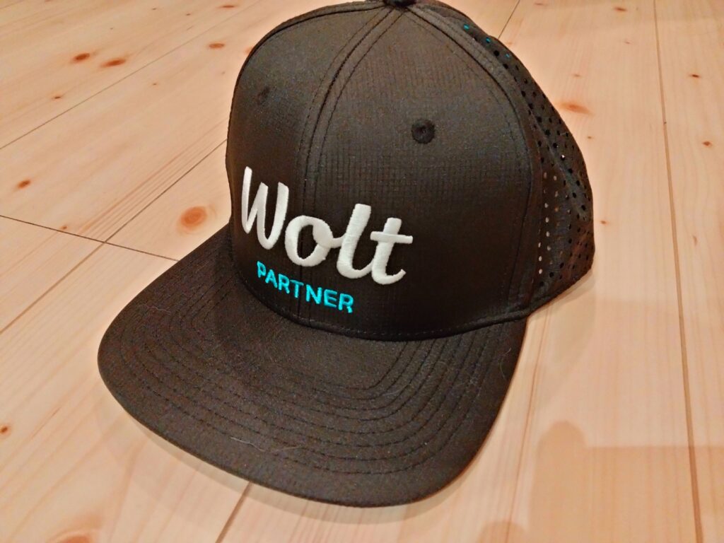Wolt(ウォルト)ロゴ入りキャップ（デポジット内）